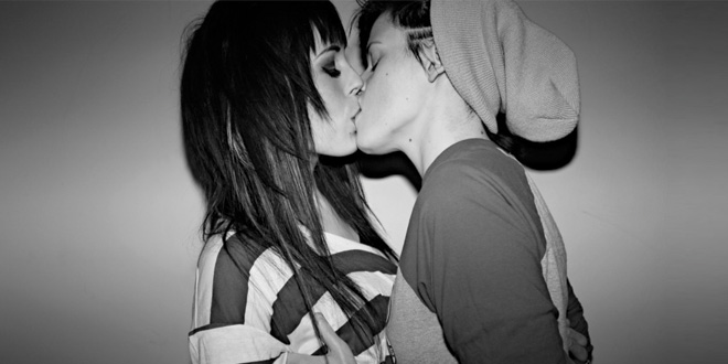 Qaynona va qaynota hammomda yalangoch Vladikavkazda 40 yoshdan oshgan ayollar jinsiy aloqa izlamoqda